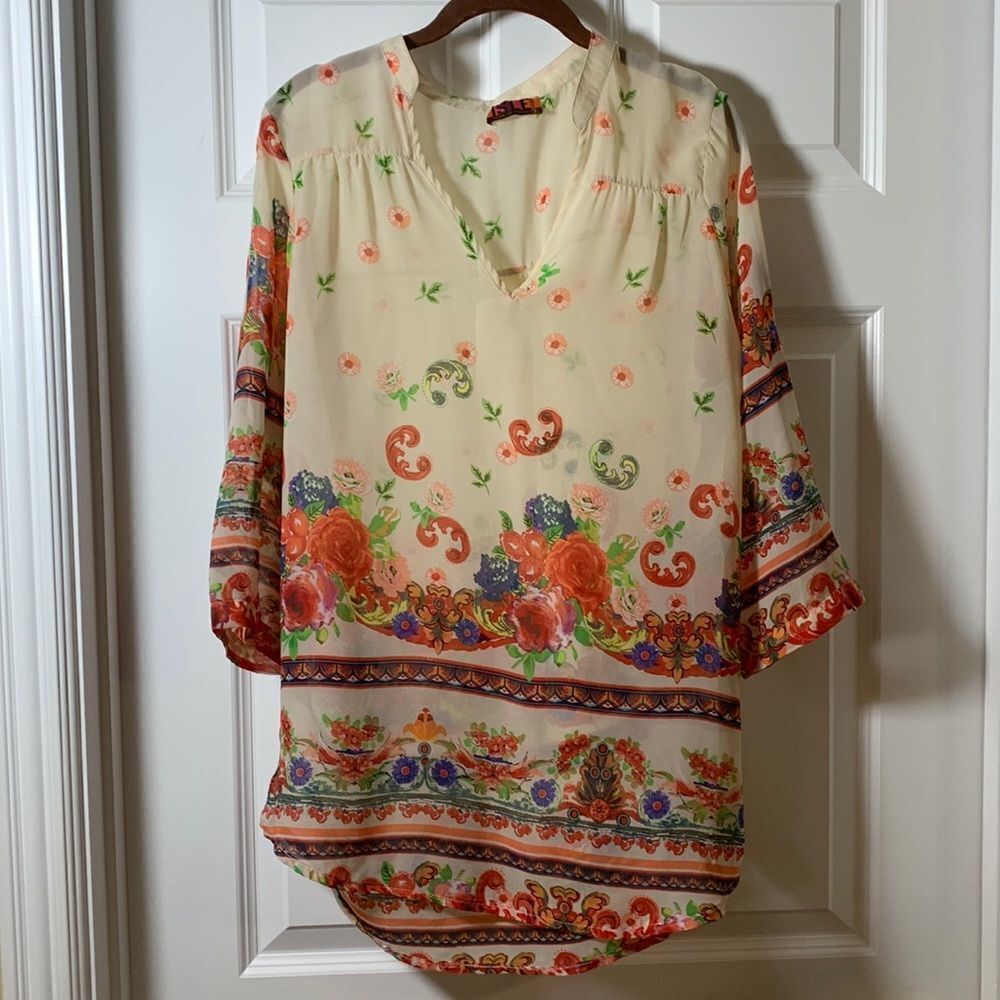 ISLE Apparel size small cream/orange tunic